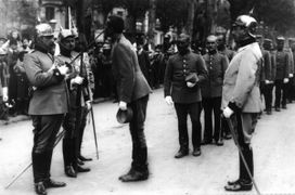 Jura de estandarte en el paseo de Gracia, Barcelona (1906)