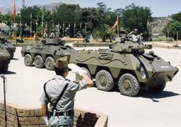 Vehículos de exploración de Caballería del GLCLEG, en sus dos versiones, armadas con cañones de 90 y 20 mm (1987)